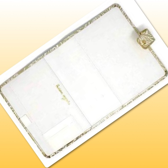 1 left! Lilly Pulitzer Gold Metallic Leaves case - Picture 2 of 5